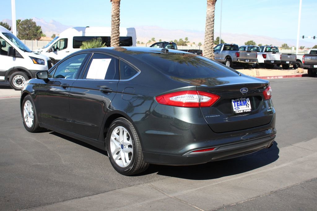 Used 2016 Ford Fusion SE image 5