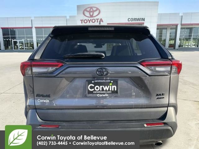 Used 2021 Toyota RAV4 XLE w/ Convenience Package image 4