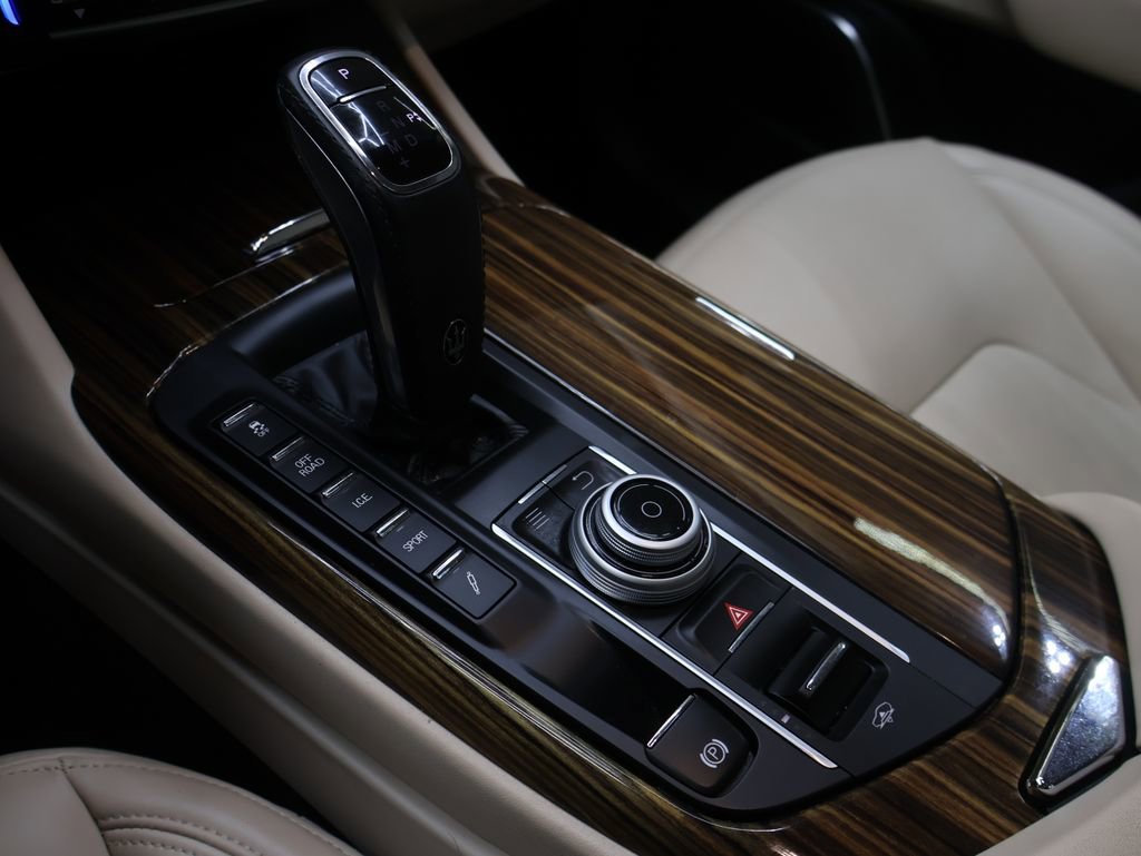 Used 2020 Maserati Levante GranLusso image 23