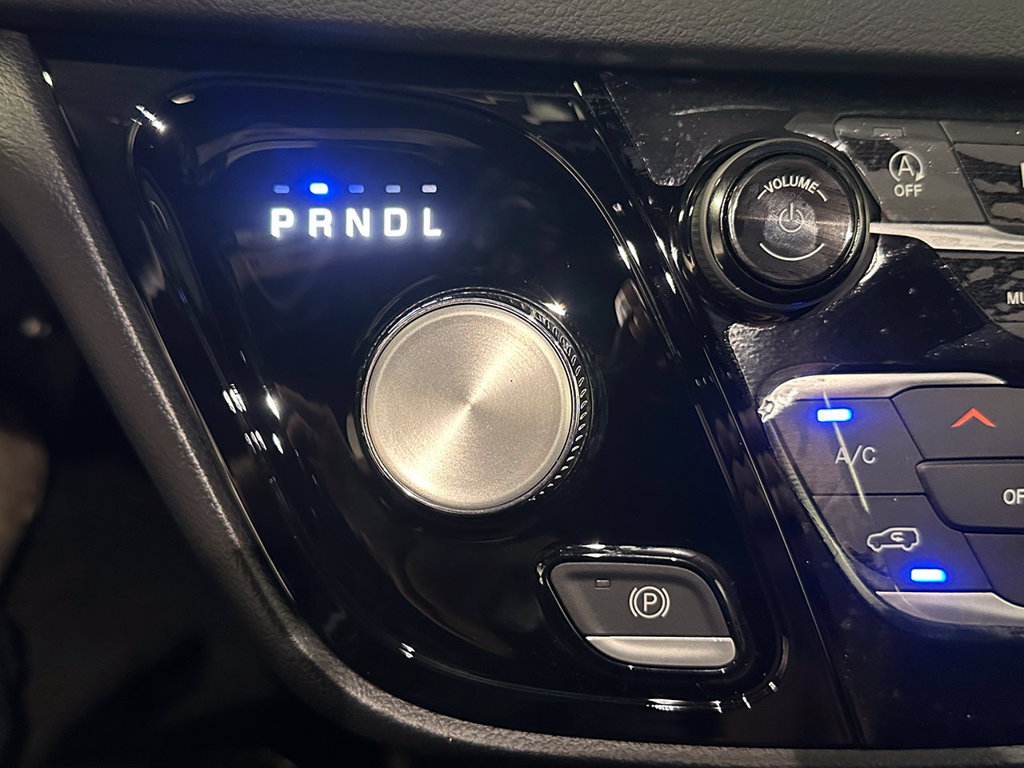 Used 2027 Chrysler Pacifica LX FWD image 34