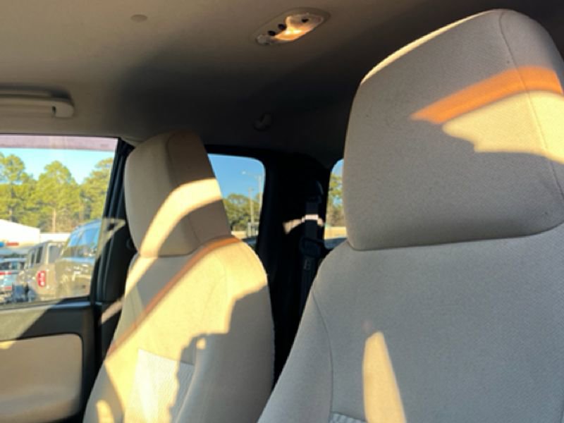 Used 2011 Chevrolet Colorado LT w/ Power Convenience Package image 11