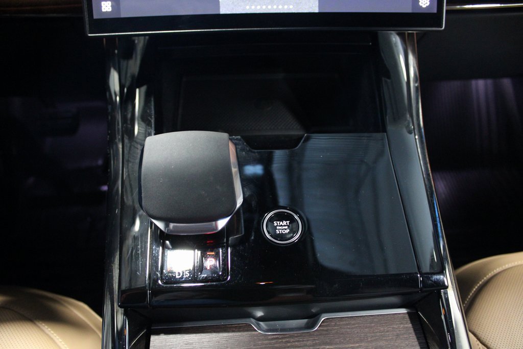 Used 2024 Land Rover Range Rover Sport SE image 28