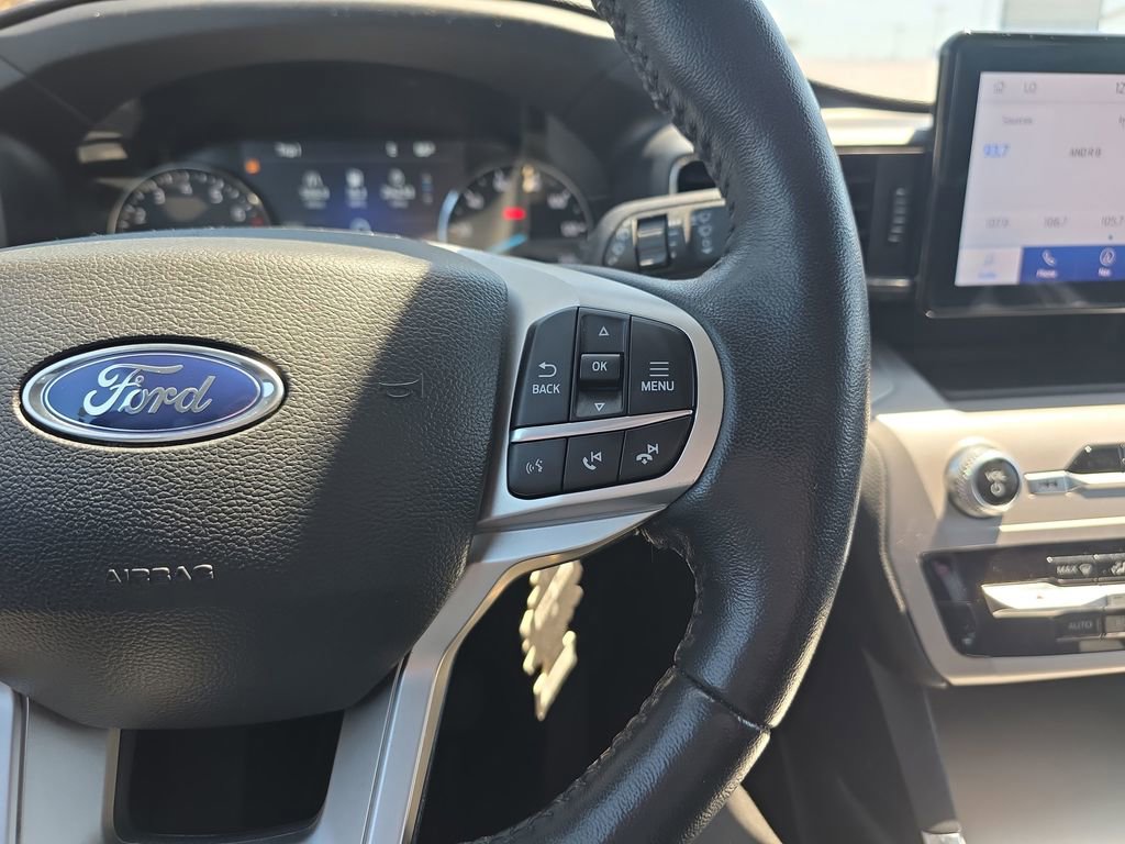 Used 2023 Ford Explorer XLT w/ Equipment Group 202A AWD/4WD image 29