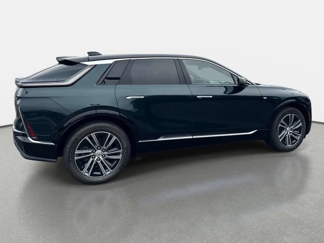 New 2027 Cadillac Lyriq Luxury w/ LPO, Floor Liner Package AWD/4WD image 6