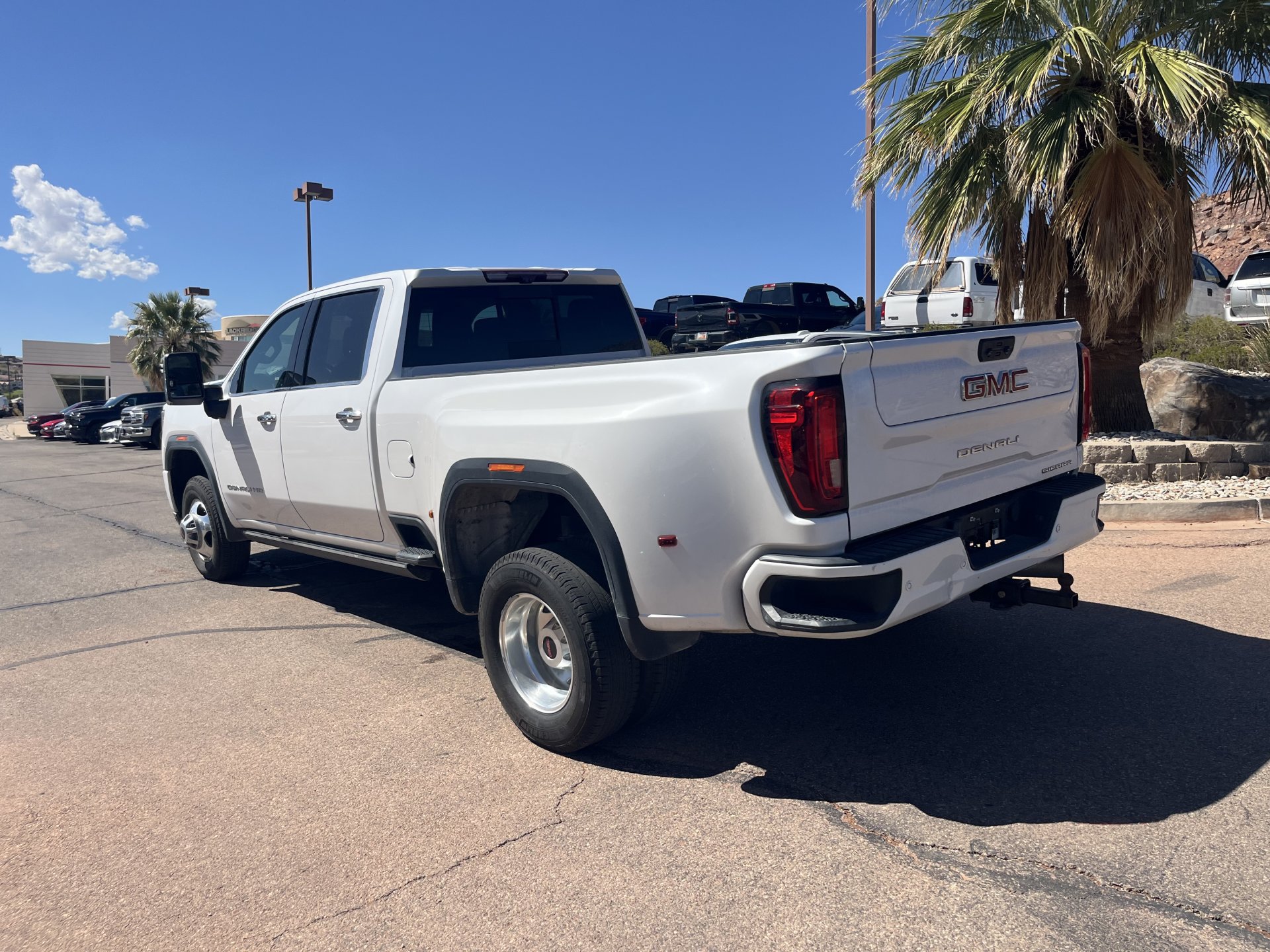 Used 2023 GMC Sierra 3500 Denali w/ Denali Ultimate Package AWD/4WD image 4