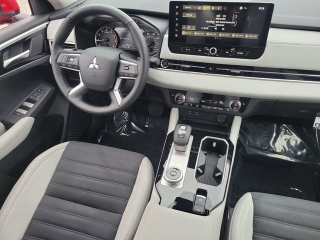 New 2026 Mitsubishi Outlander SE image 16