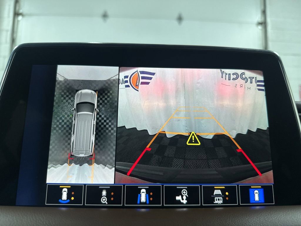 Used 2023 Chevrolet Suburban High Country image 29