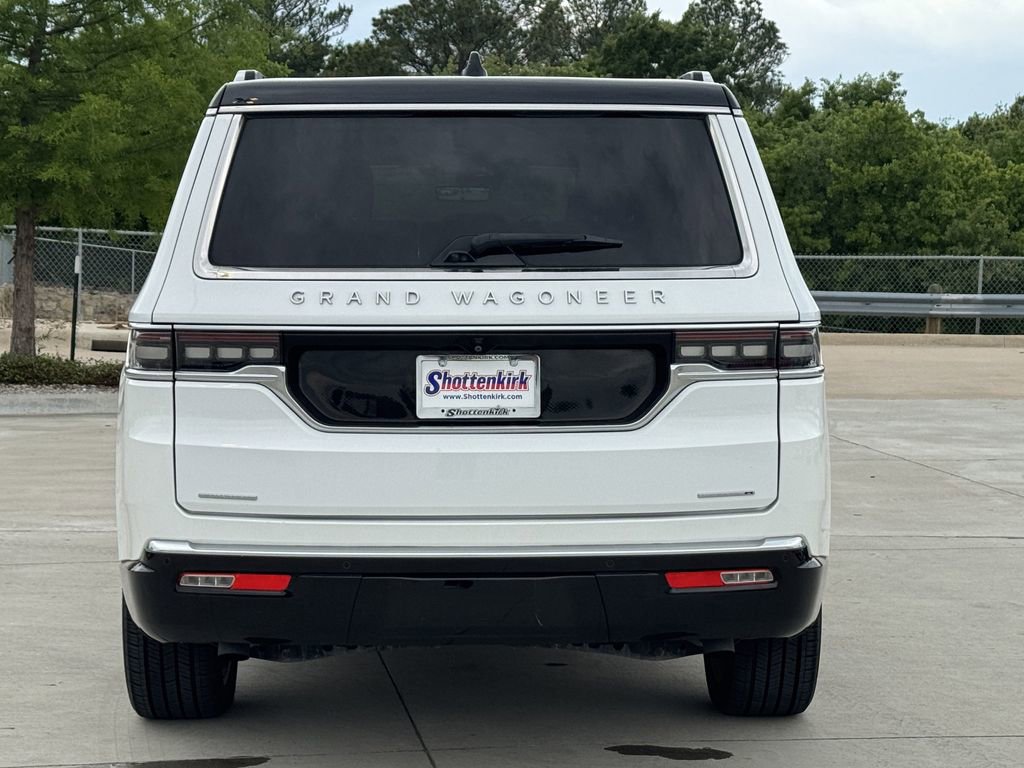 Used 2023 Jeep Grand Wagoneer Series II AWD/4WD image 5