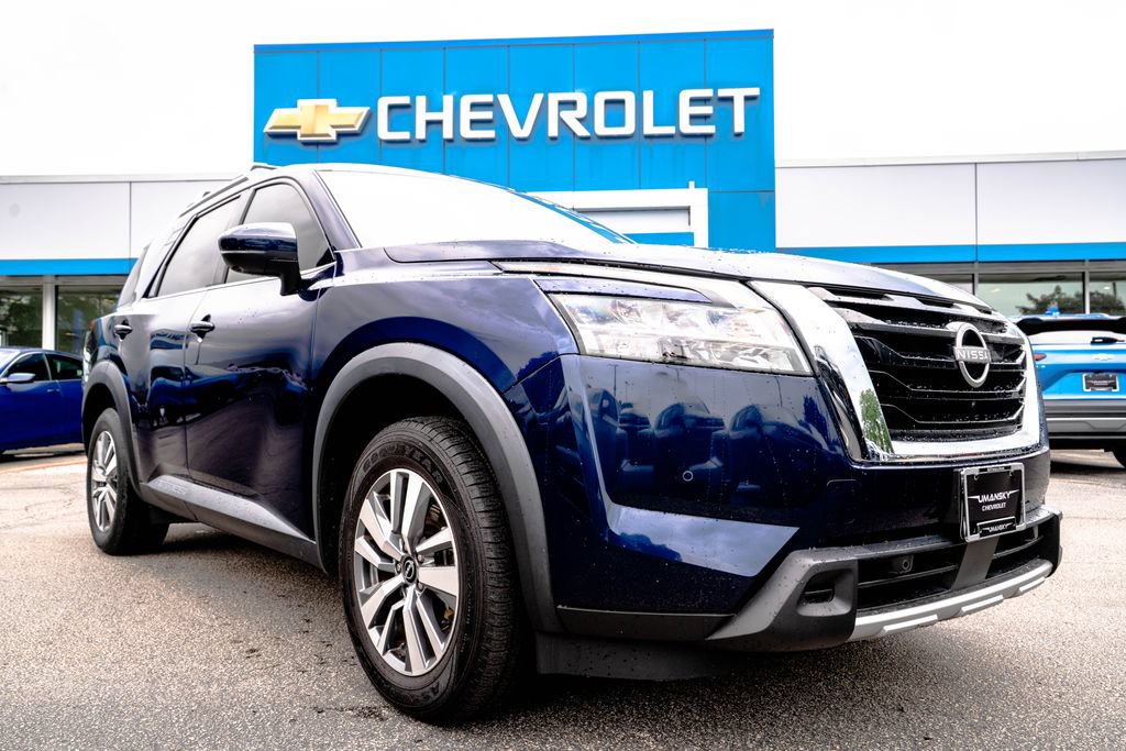 Used 2023 Nissan Pathfinder SL FWD image 1