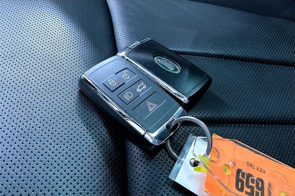 Used 2023 Land Rover Range Rover SE image 33