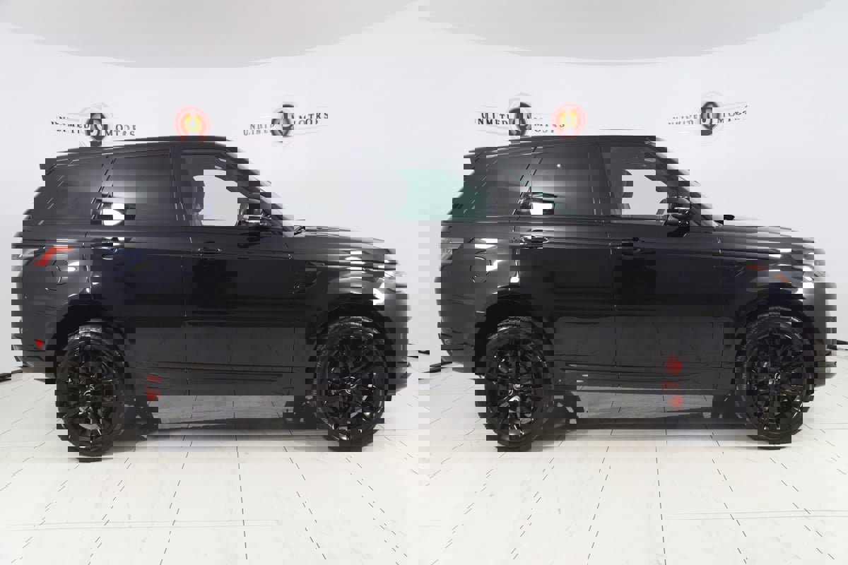 Used 2022 Land Rover Range Rover Sport HST image 2