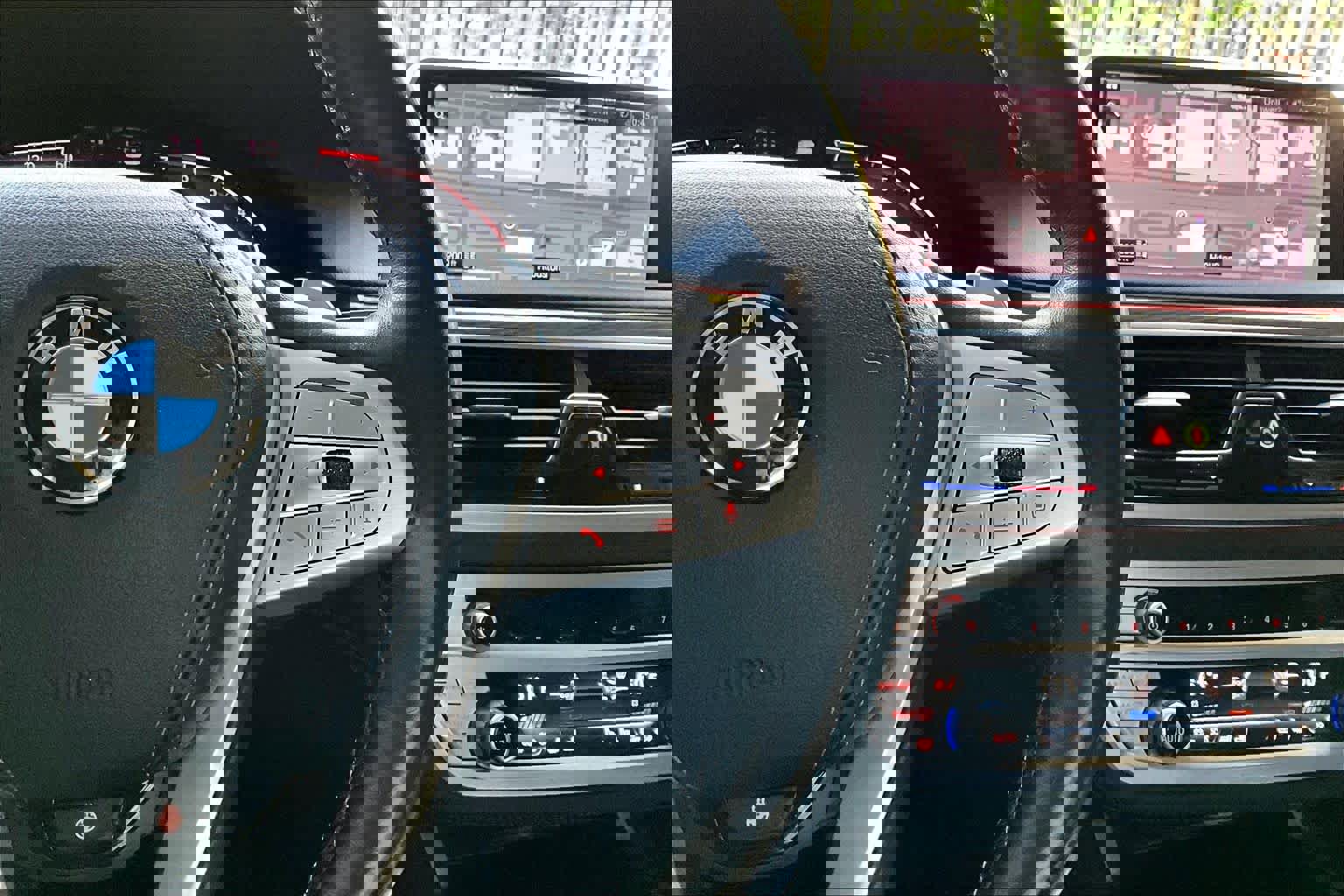 Used 2021 BMW 750i xDrive w/ Luxury Rear Seating Package image 24