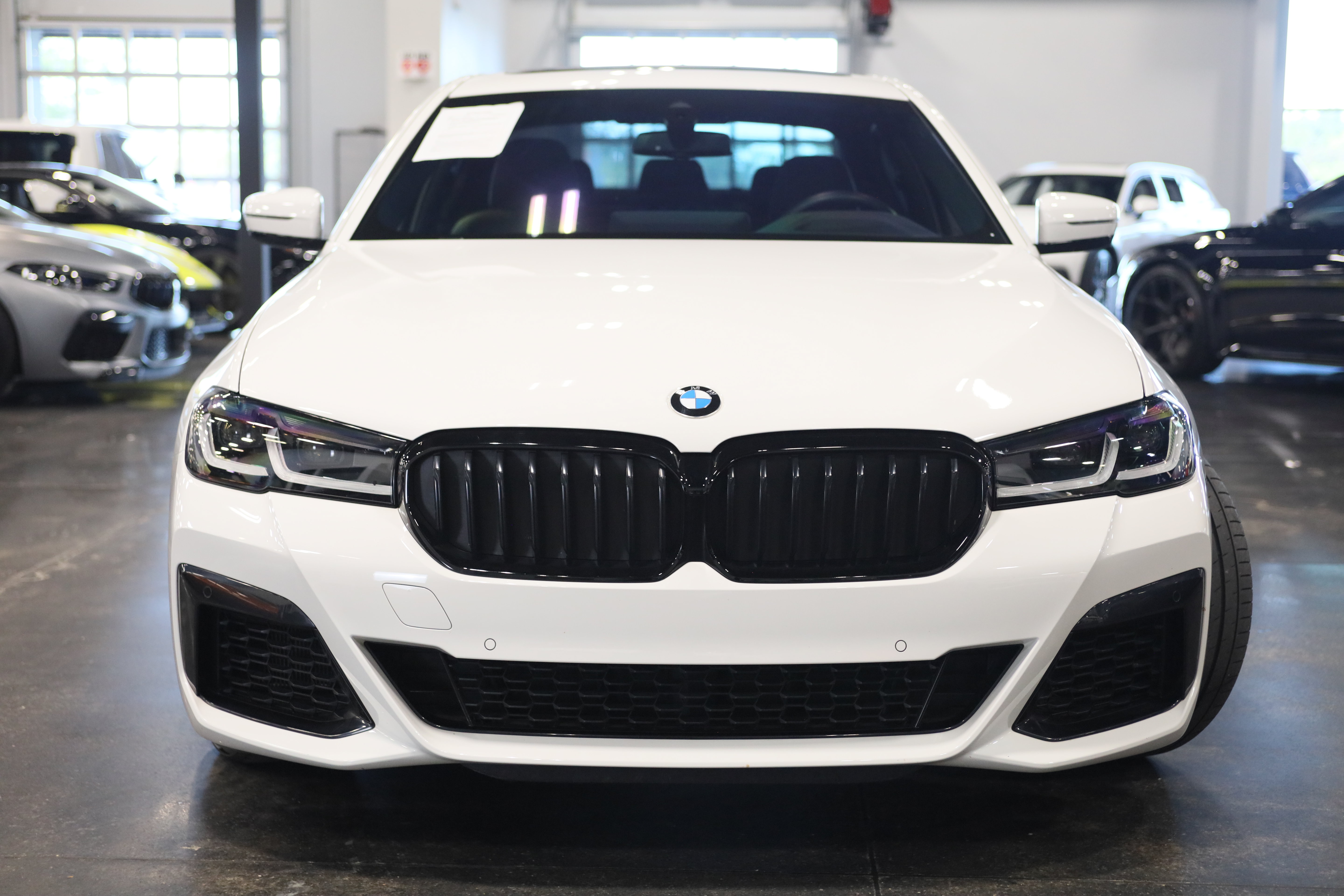 Used 2022 BMW M550i xDrive w/ Premium Package AWD/4WD image 2