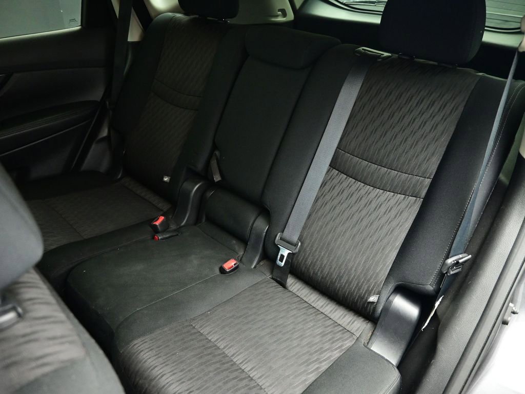 Used 2018 Nissan Rogue SV image 58