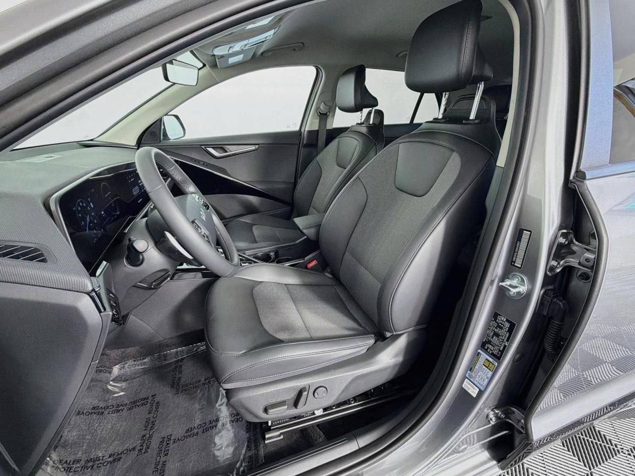 Used 2025 Kia Niro Wind w/ Wind Preserve Package FWD image 31