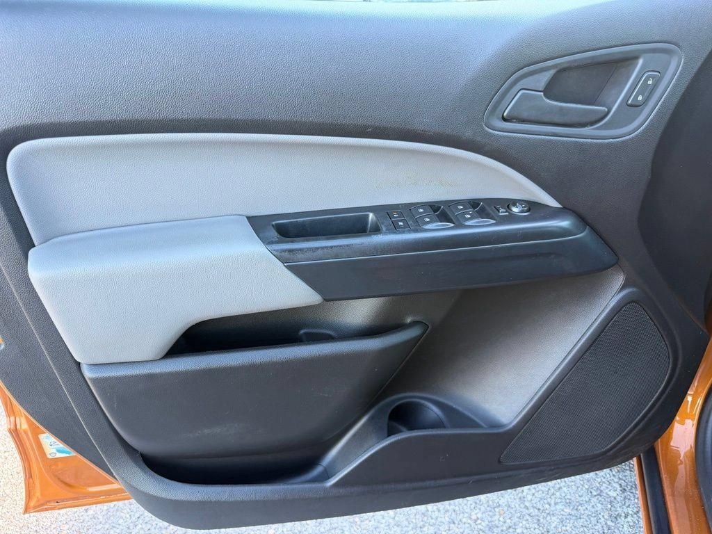 Used 2017 Chevrolet Colorado W/T RWD image 12
