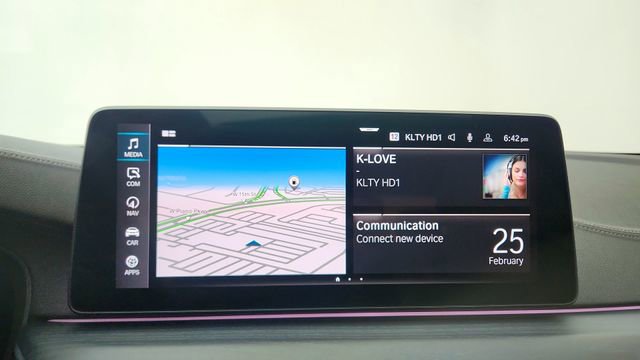 Used 2022 BMW 530e xDrive 530e iPerformance w/ Executive Package image 48