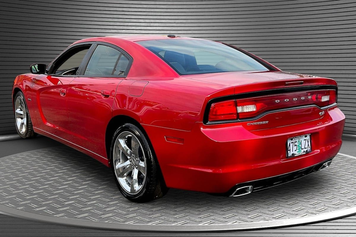 Used 2012 Dodge Charger R/T RWD image 4
