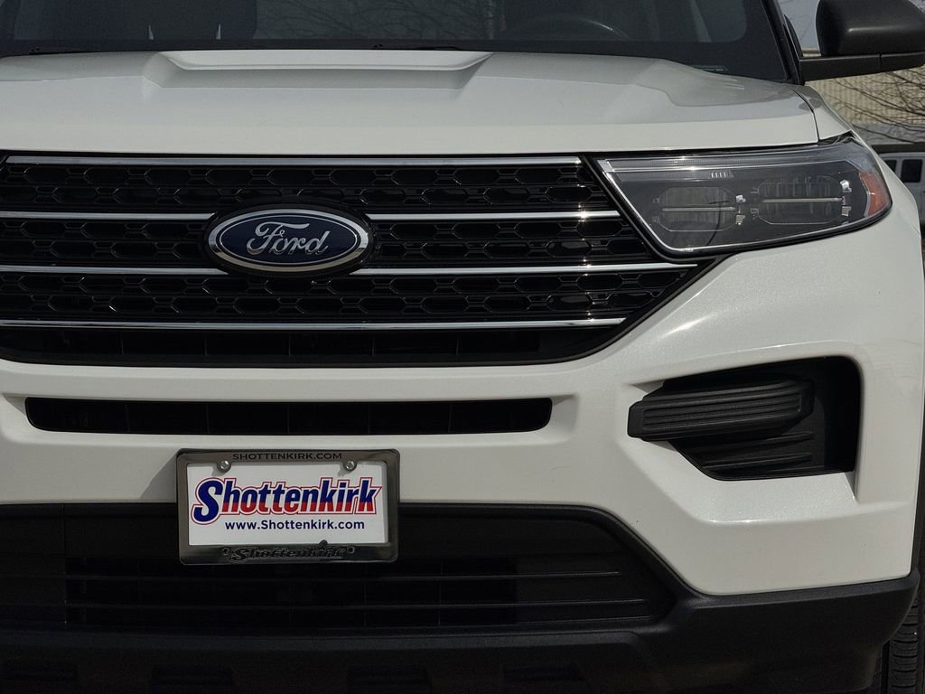 Used 2023 Ford Explorer XLT image 8