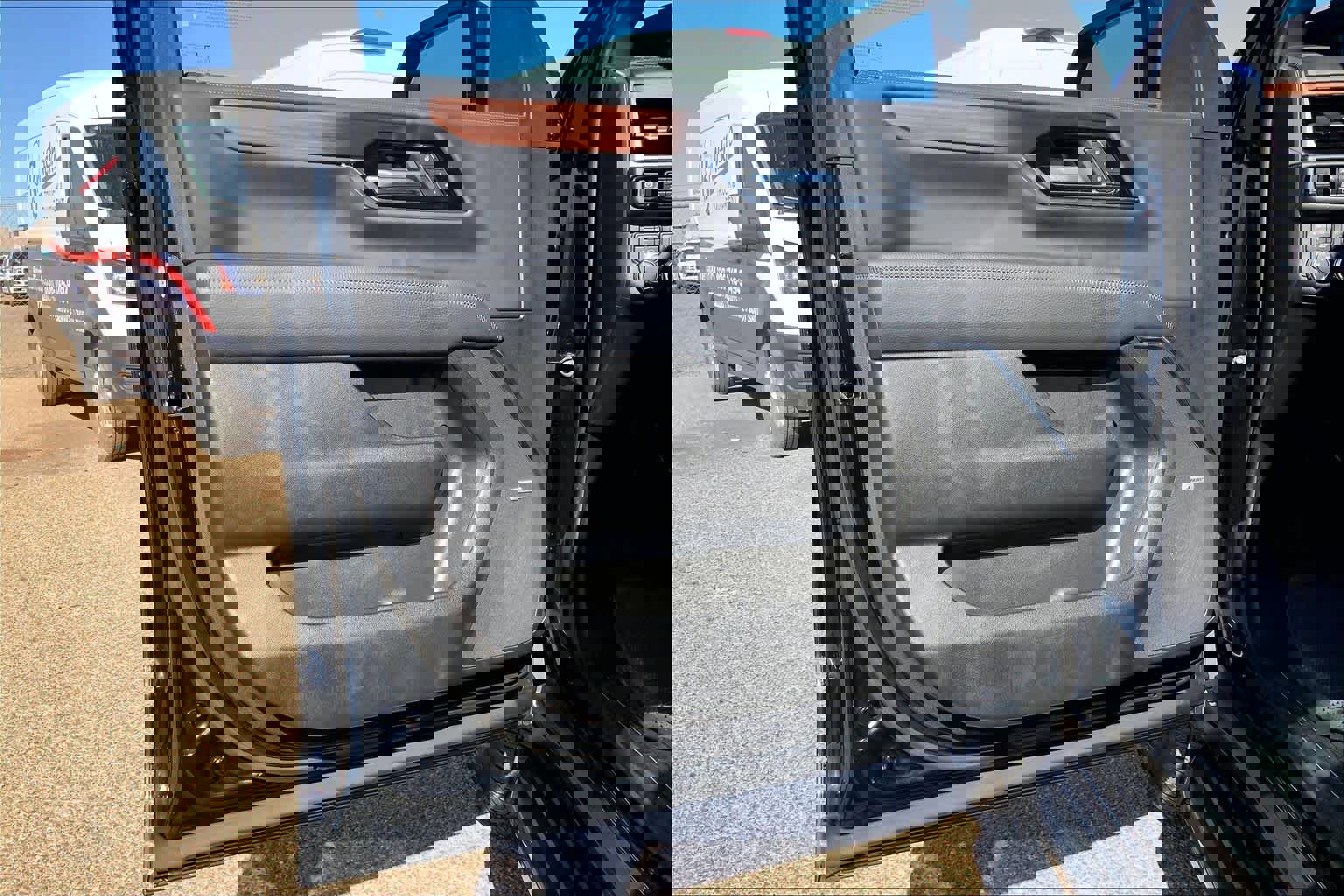 Used 2025 GMC Yukon Denali image 22