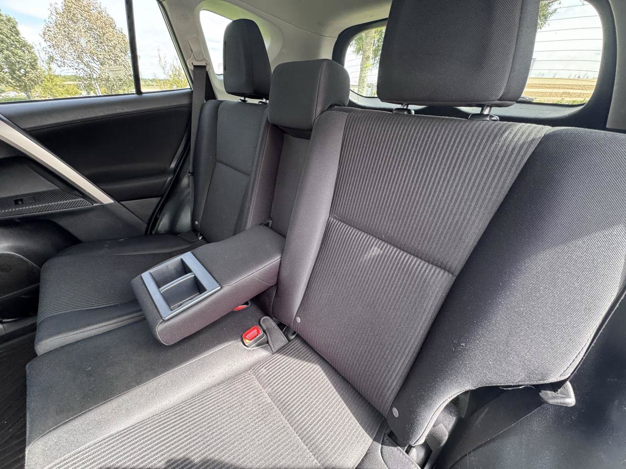 Used 2015 Toyota RAV4 LE AWD/4WD image 15