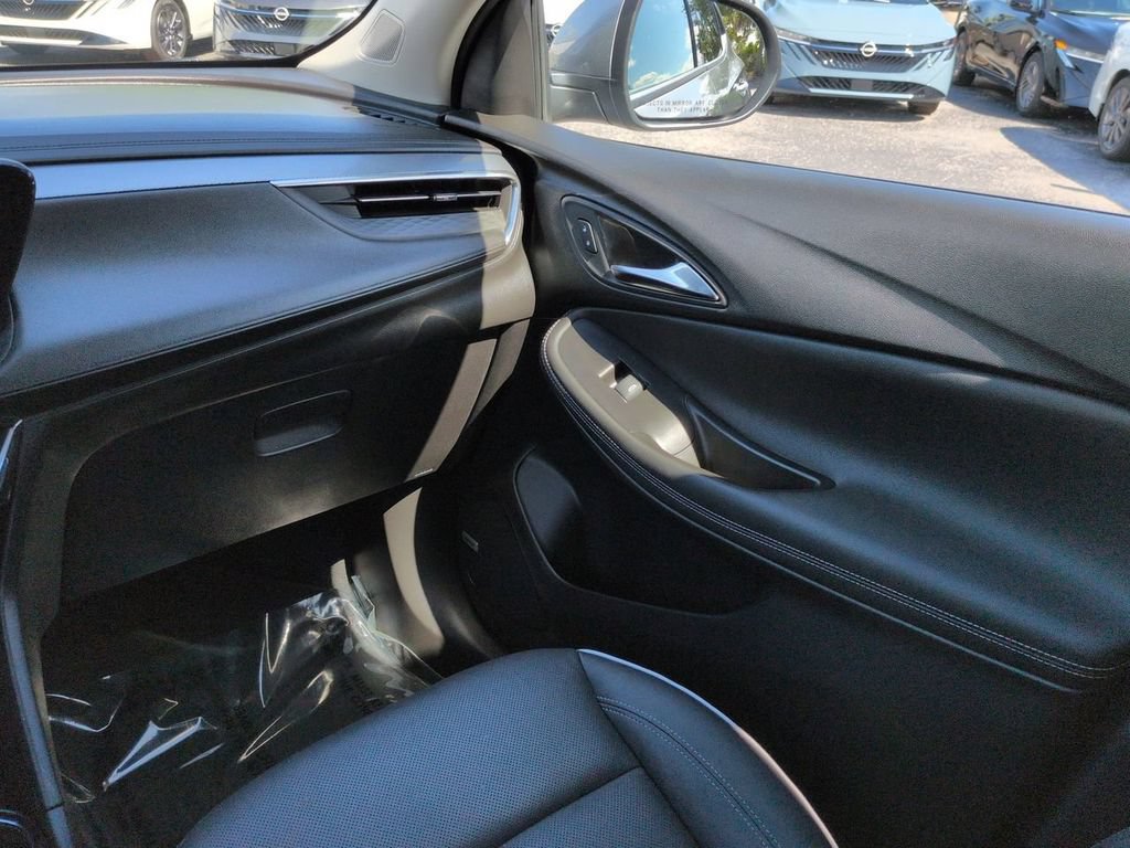 Used 2026 Buick Encore GX Avenir w/ Avenir Technology Package FWD image 17