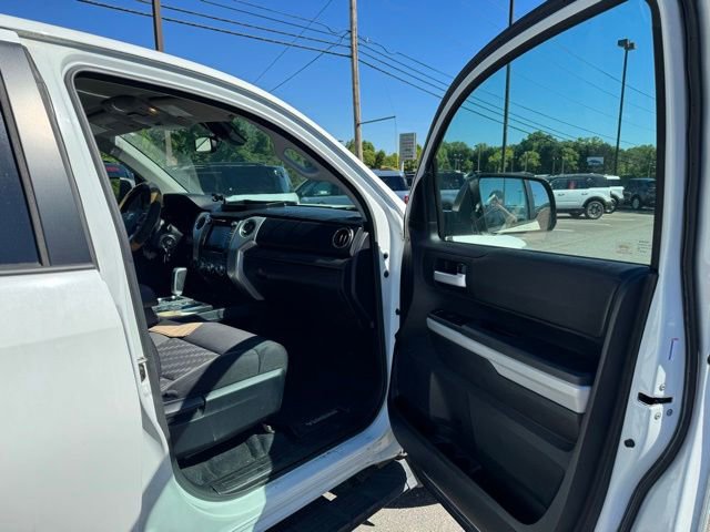 Used 2018 Toyota Tundra SR5 w/ SR5 Upgrade Package AWD/4WD image 14