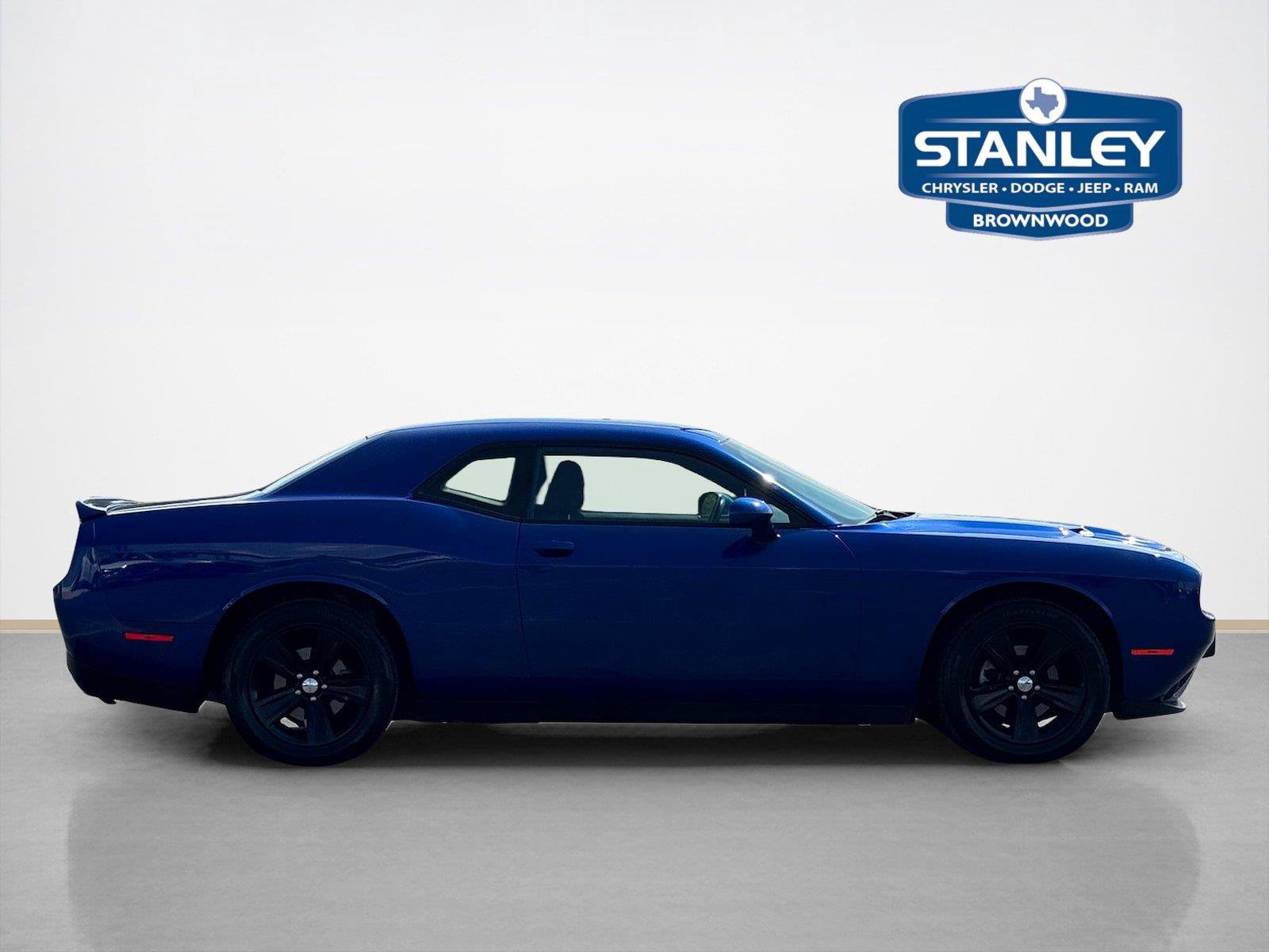 Used 2020 Dodge Challenger SXT RWD image 12