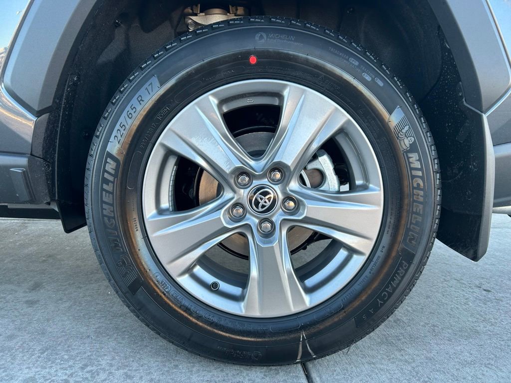 Used 2025 Toyota RAV4 XLE image 29