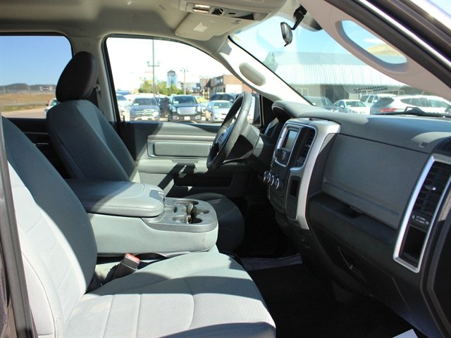 Used 2017 RAM 1500 Classic SLT AWD/4WD image 26
