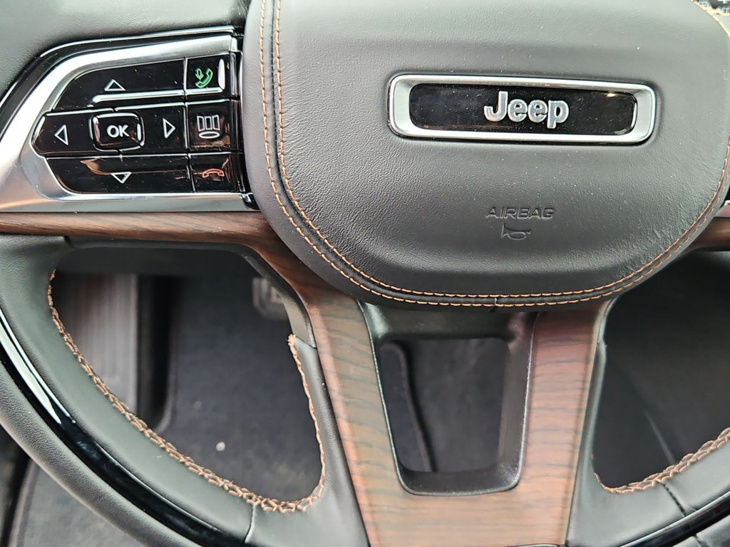 Used 2024 Jeep Grand Cherokee L Summit w/ Advanced Protech Group IV AWD/4WD image 22