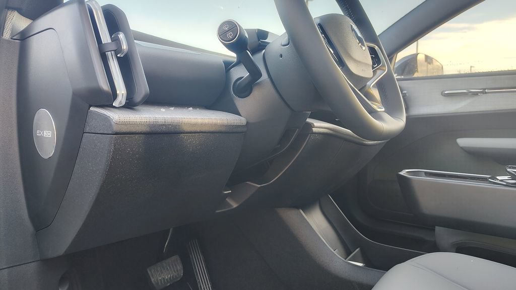 New 2026 Volvo EX30 Ultra w/ Climate Package image 9