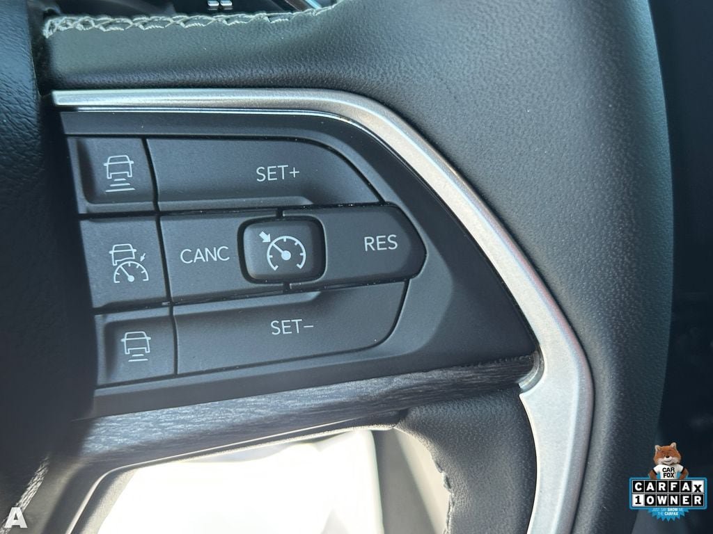 Certified 2023 Jeep Grand Cherokee Limited w/ Black Appearance Package AWD/4WD image 31