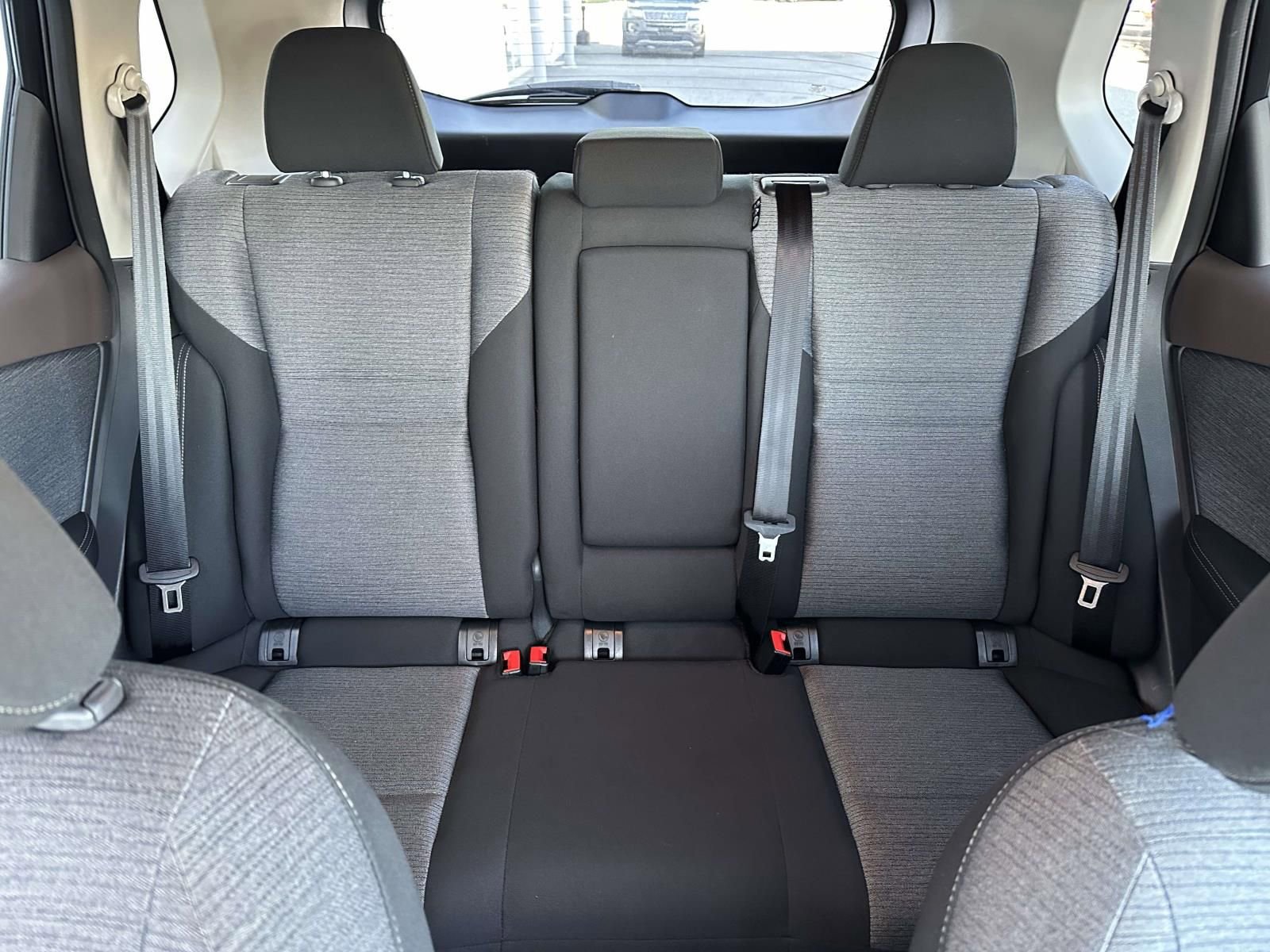 Used 2023 Nissan Rogue SV image 15