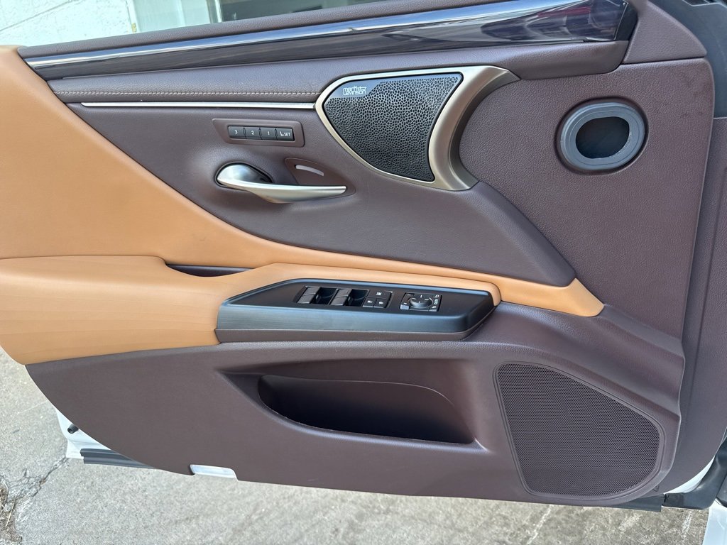Used 2020 Lexus ES 350 Ultra Luxury image 26