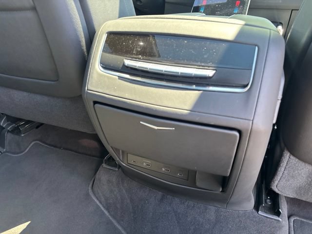 Used 2025 Cadillac Escalade Premium Luxury AWD/4WD image 39