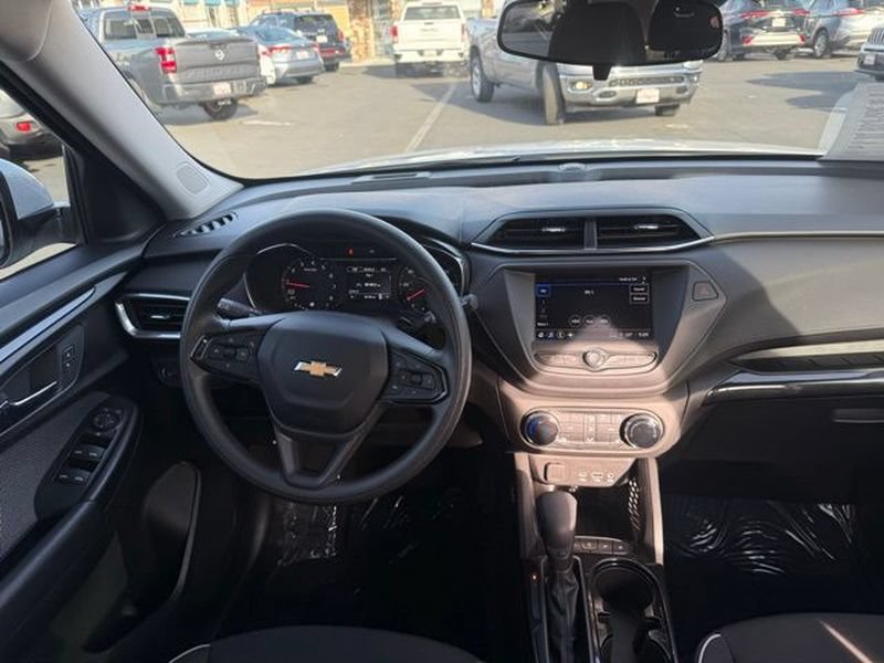 Used 2023 Chevrolet TrailBlazer LT FWD image 15