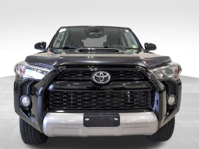 Used 2019 Toyota 4Runner TRD Off-Road AWD/4WD image 4