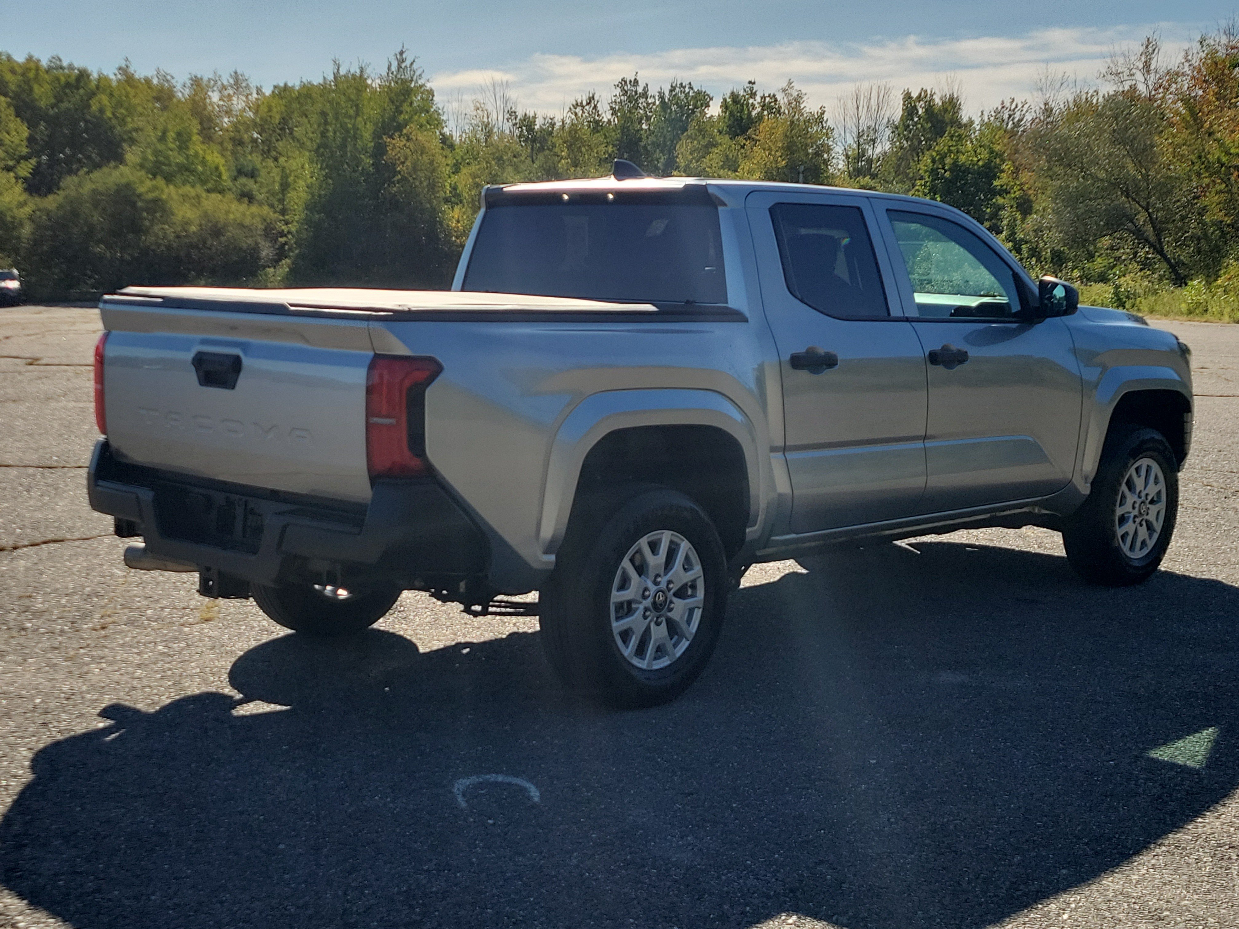Used 2025 Toyota Tacoma SR RWD image 5