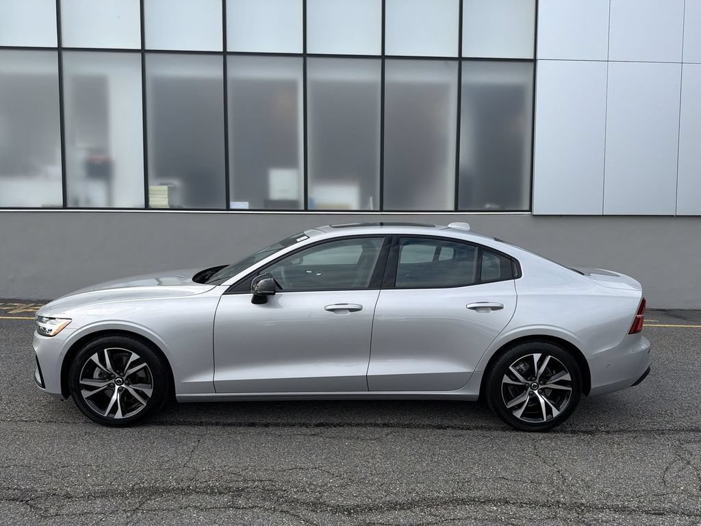 Certified 2024 Volvo S60 B5 Plus w/ Climate Package AWD/4WD image 5