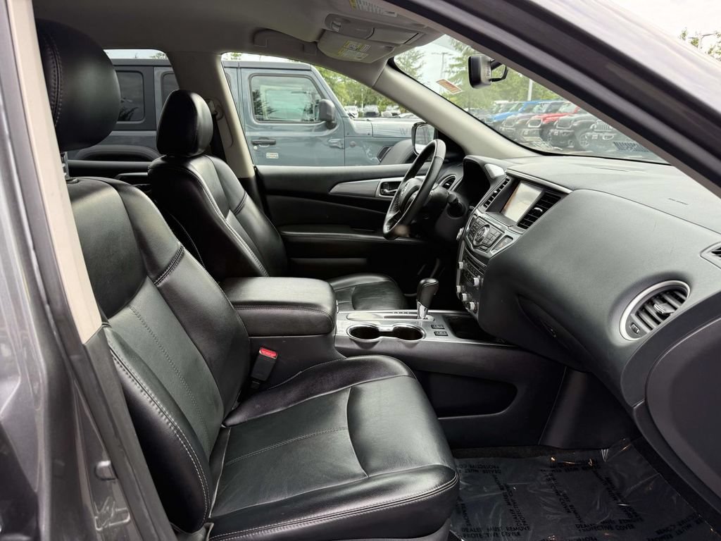 Used 2020 Nissan Pathfinder SL FWD image 14