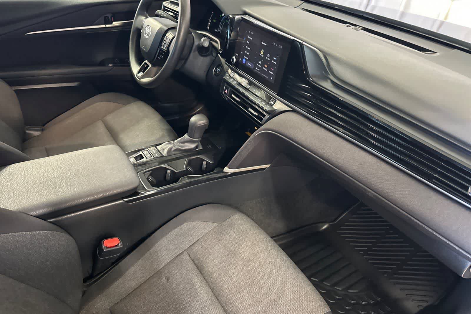 Used 2025 Toyota Camry LE FWD image 18