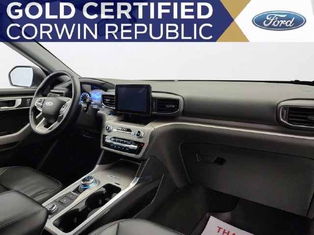 Used 2022 Ford Explorer XLT w/ Equipment Group 202A AWD/4WD image 33