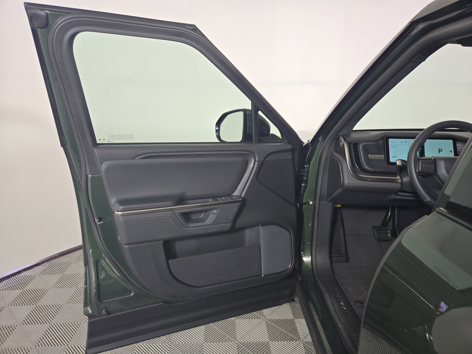 Used 2025 Rivian R1T Adventure image 16