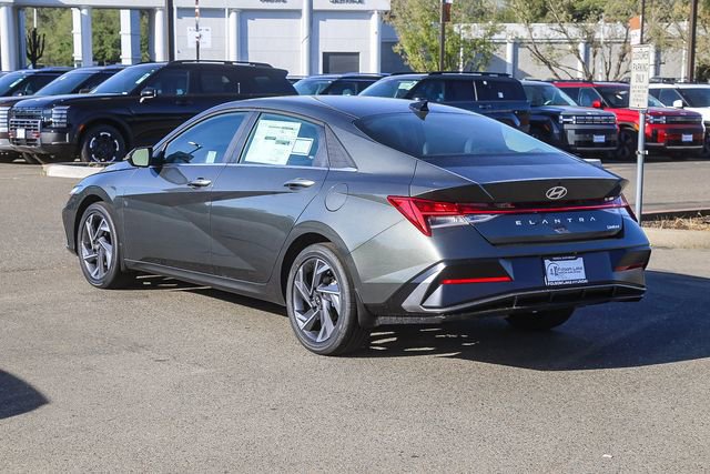 New 2026 Hyundai Elantra Limited FWD image 2