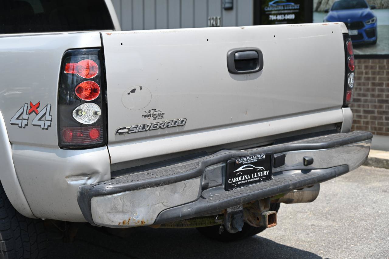 Used 2006 Chevrolet Silverado 2500 LT w/ Skid Plate Package AWD/4WD image 13