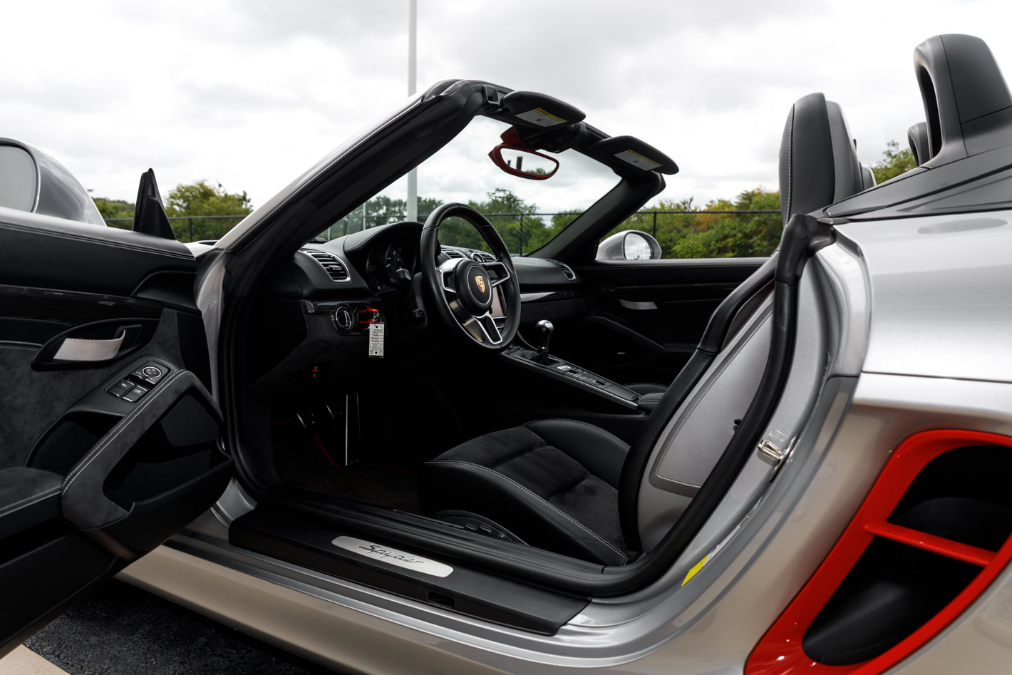Used 2016 Porsche Boxster Spyder RWD image 28