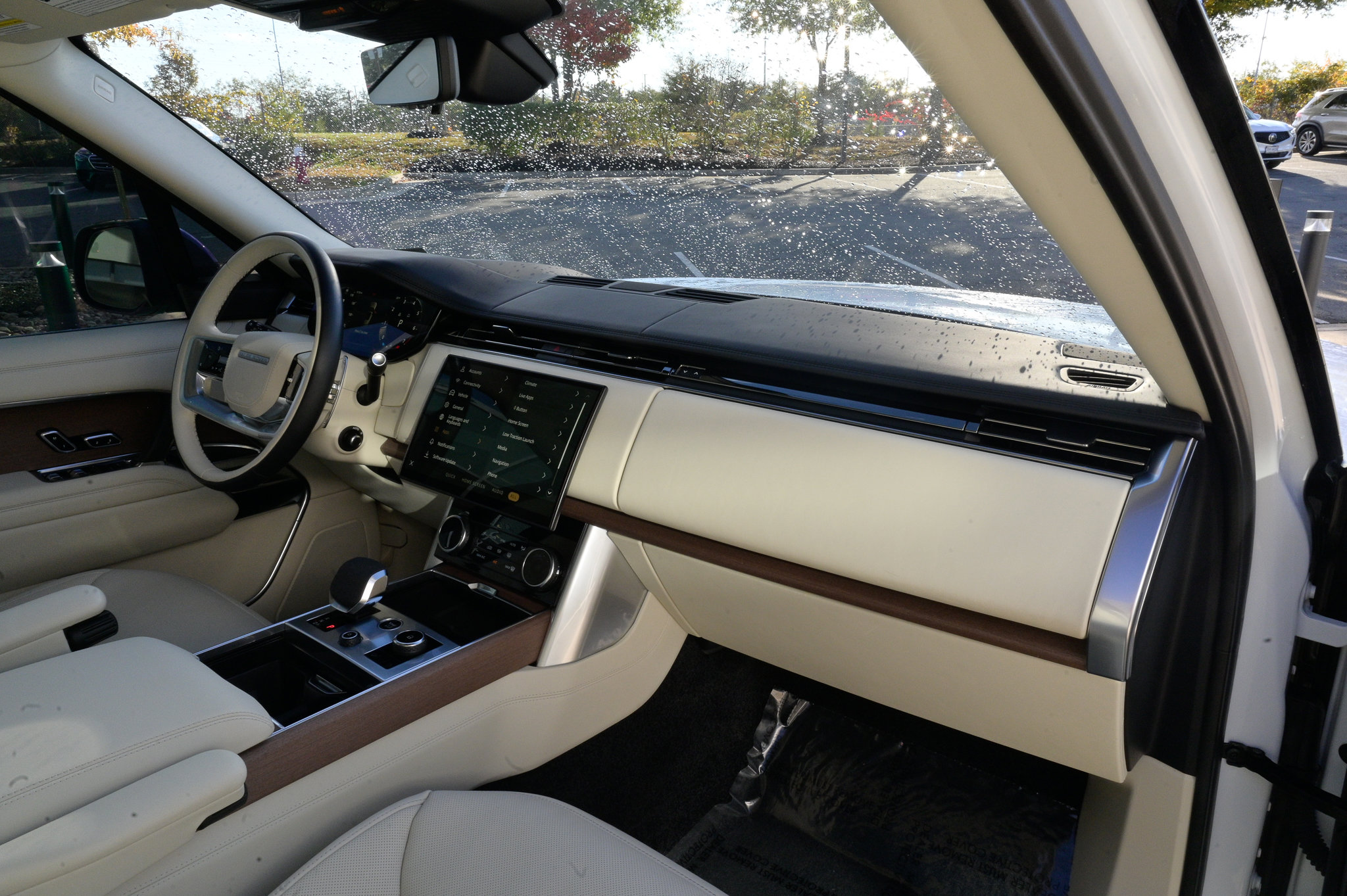 Used 2023 Land Rover Range Rover Autobiography image 55