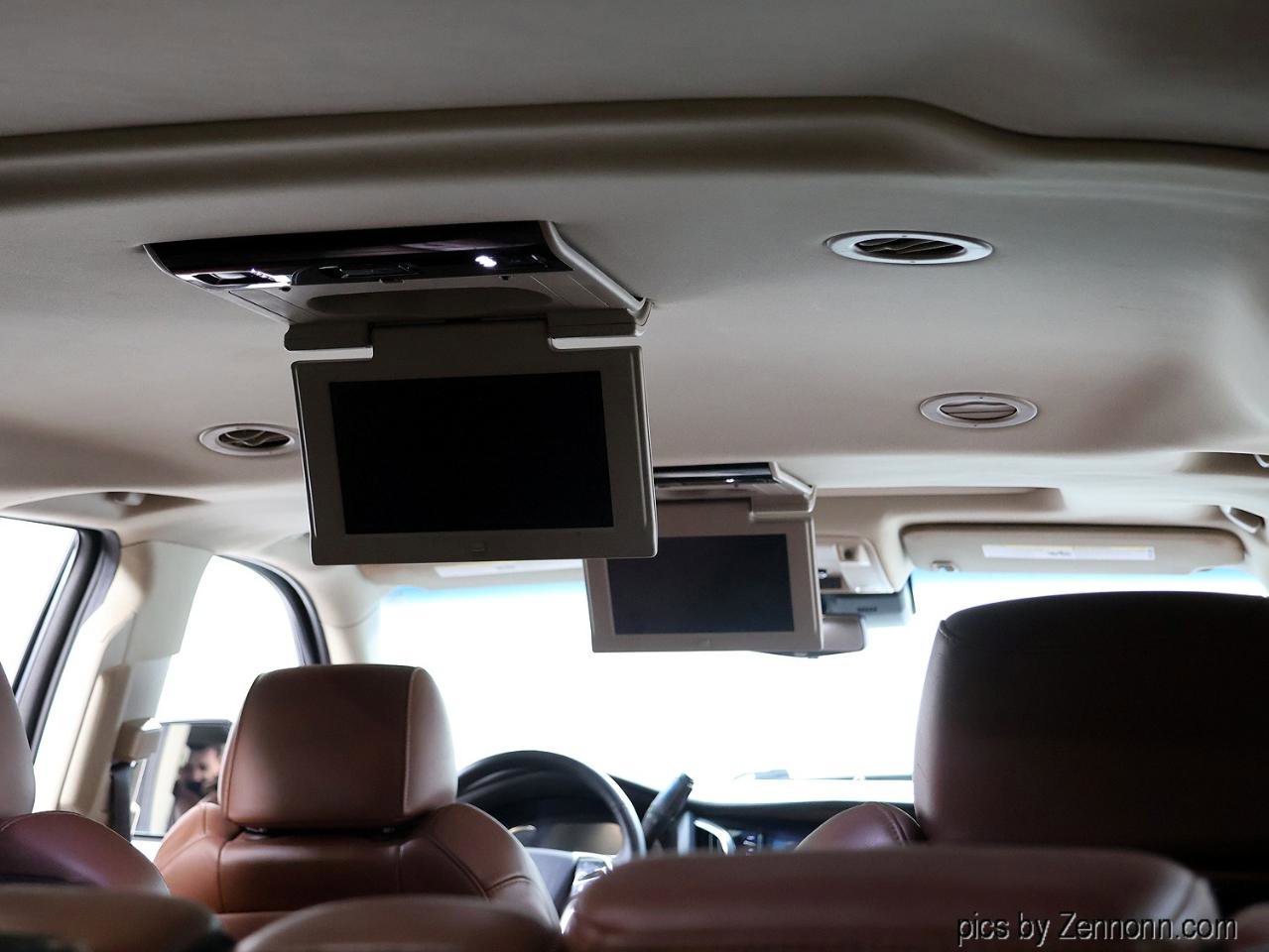 Used 2017 Cadillac Escalade ESV Premium Luxury image 31