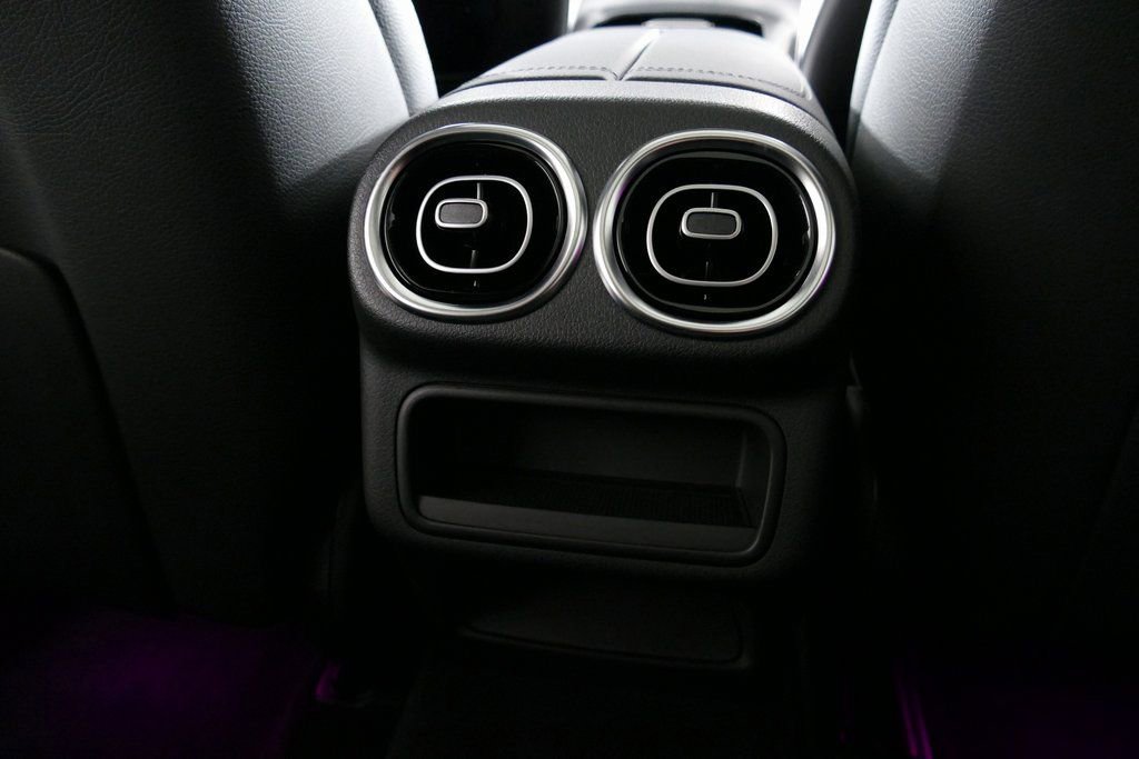 Used 2025 Mercedes-Benz GLC 350e 4MATIC w/ AMG Line image 27